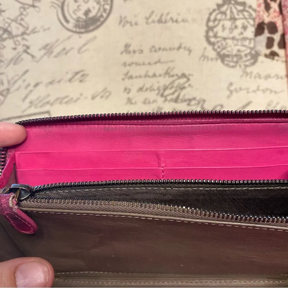 EUC Bottega Veneta Lambskin Intrecciato Long Round Zipper Wallet - Picture 14 of 14